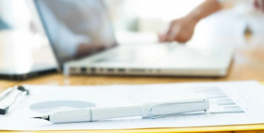 Zwischenablage Unterschrift Arbeit Besetzung männlichen Bleistift